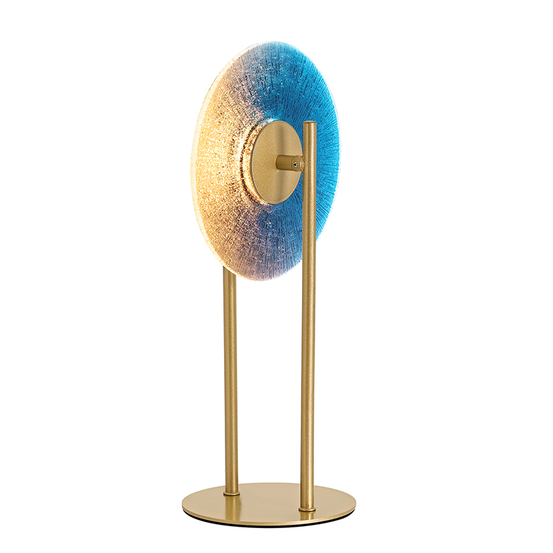 Bordlampe blander med allsidig funksjonalitet